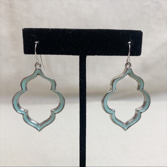 Tahari Moroccan inspired enameled Quatrefoil earrings - Picture 2 of 4